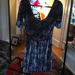 velvet scoop neck flower dress